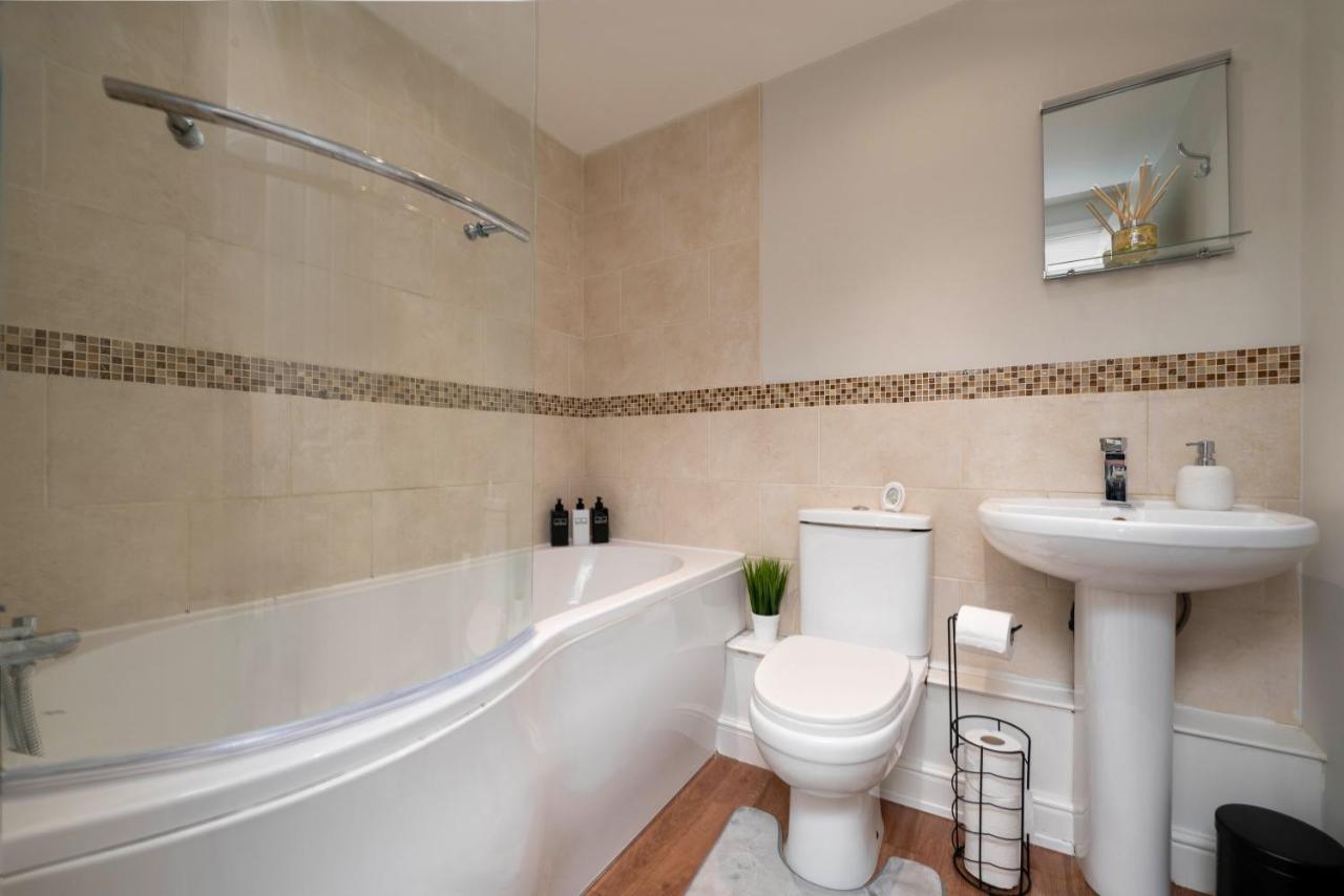 Stunning 3 Bed With Parking & Garden Villa Маркет Рейзън Екстериор снимка