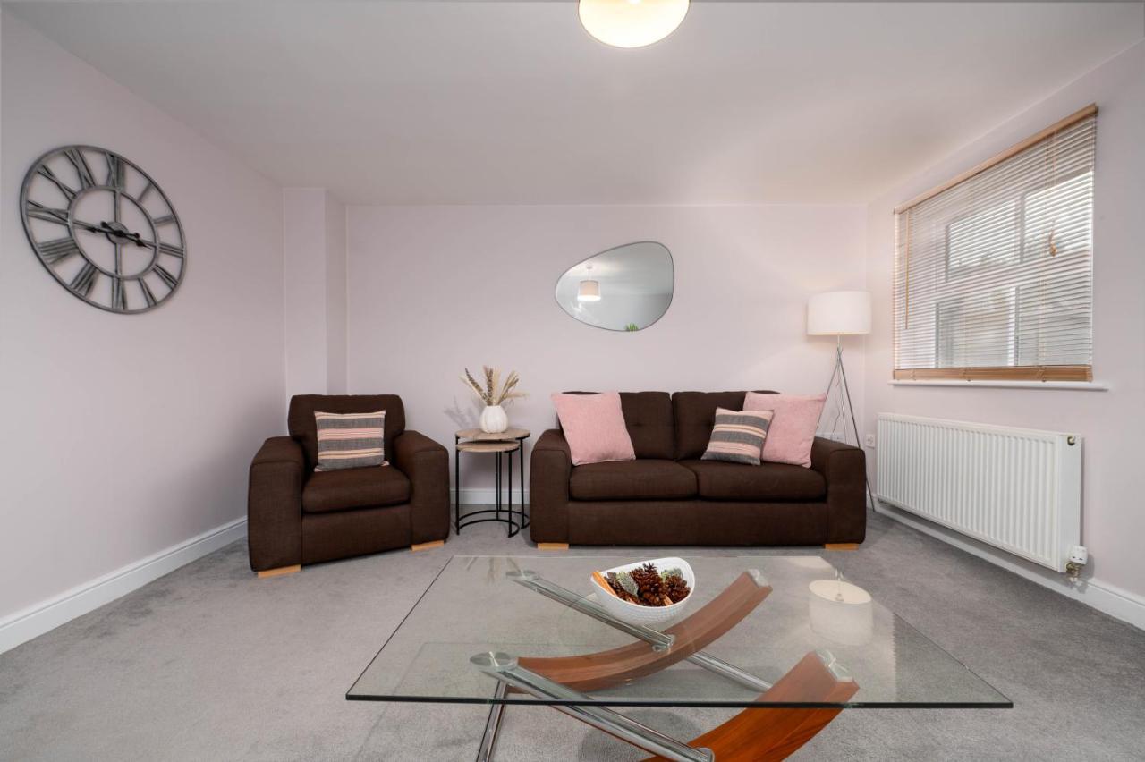 Stunning 3 Bed With Parking & Garden Villa Маркет Рейзън Екстериор снимка